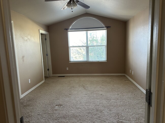 Master bedroom - 3150 Open Meadows Ct