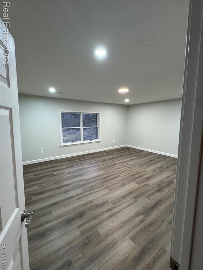 Building Photo - 7889 Chilson Rd