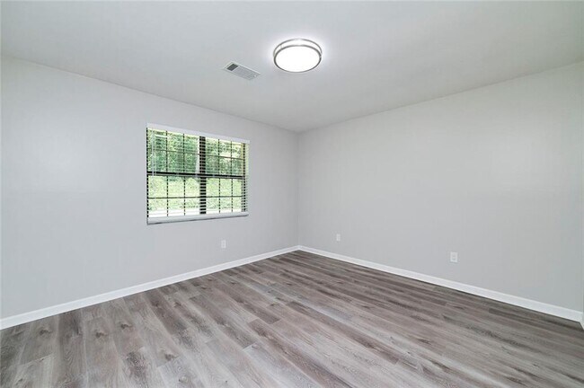 Building Photo - 345 Santa Fe Trail