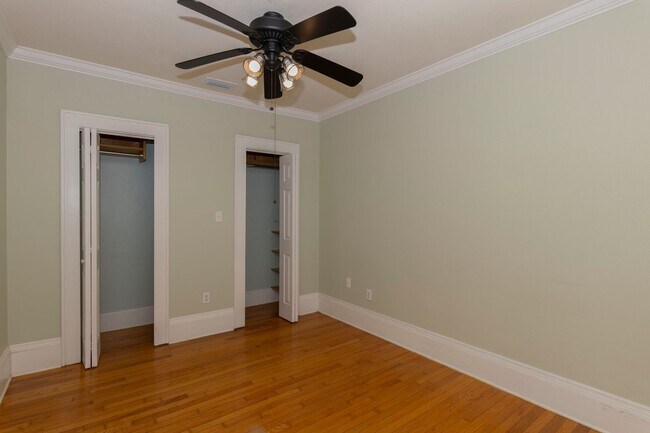 Building Photo - Charming Downtown Orlando 1/1 Corner Condo Near Lake Eola!