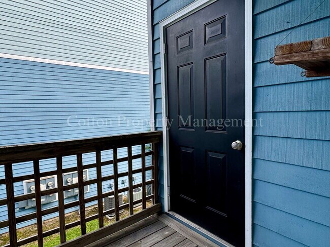 Building Photo - 2BR/2BA Condo off Wilshire Blvd - Beautifu...