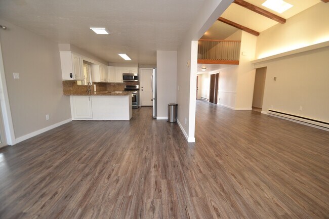Building Photo - Awesome 5 bed 3 bath Home in Murray!!!