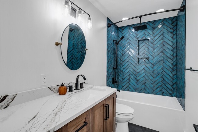 Building Photo - 109 Augusta St