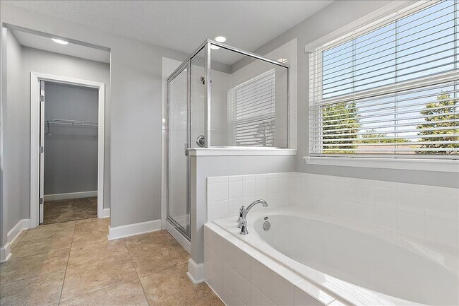 Building Photo - 1021 Seaside Dr N