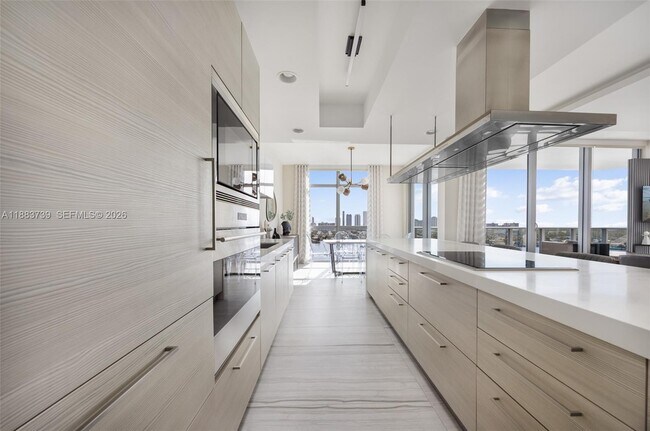 Building Photo - 17301 Biscayne Blvd