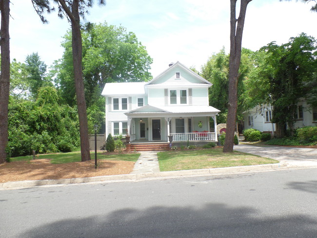Building Photo - 225 E Vermont Ave