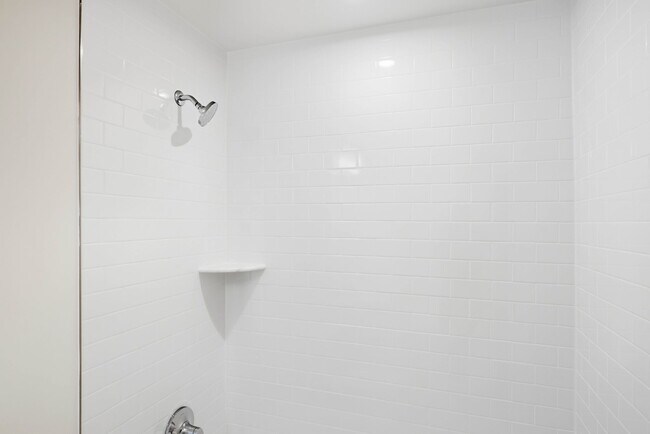 Building Photo - 1017 Venifena Terrace SE