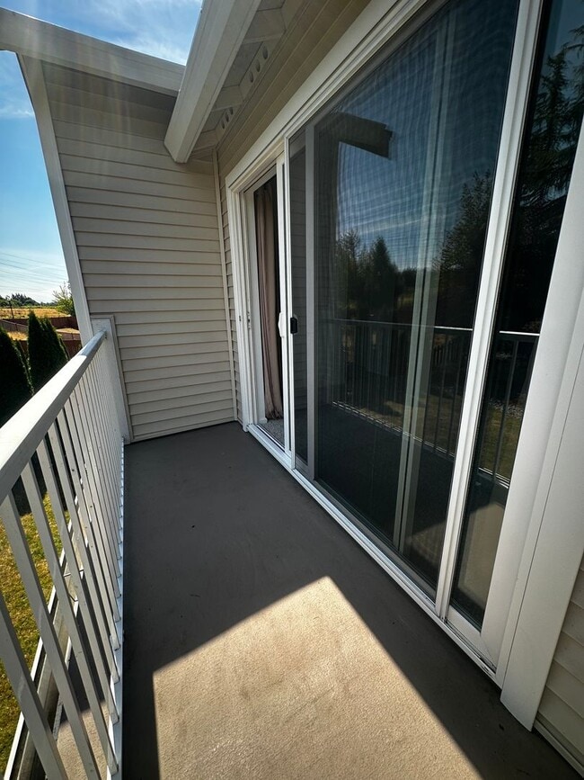 Building Photo - Gorgeous 4 Bedroom Lake Stevens Home in Cr...