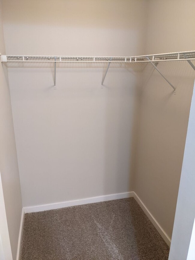 Building Photo - 3- Bedroom Townhome in Prosperity Place