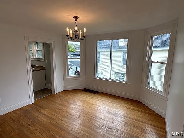 Building Photo - 12 E Main St