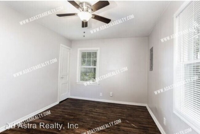 Building Photo - 821 N Crysler Ave