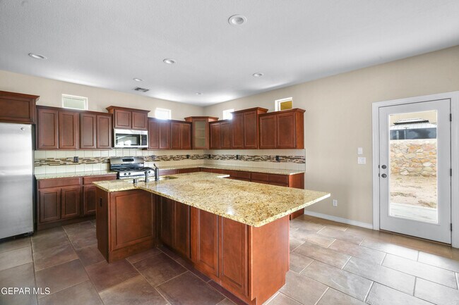 Building Photo - 14940 Tim Hardaway