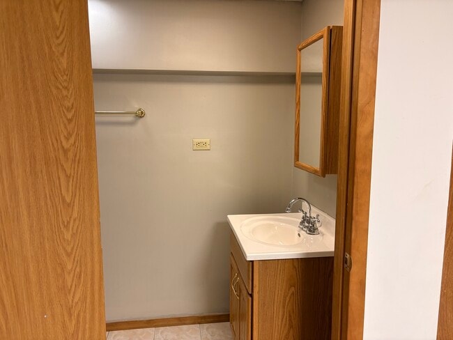 Building Photo - 5431 Ebony Ct