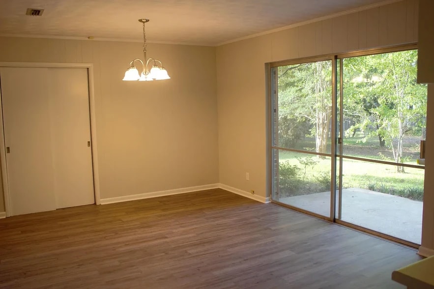 Building Photo - 2504 Choctaw St