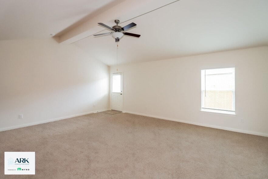 Building Photo - 26828 Steinbeck Dr