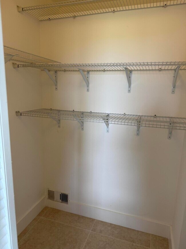 Building Photo - 3150 W Rolling Hills Cir