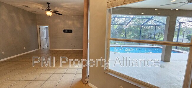 Building Photo - 640 Brookfield Pl