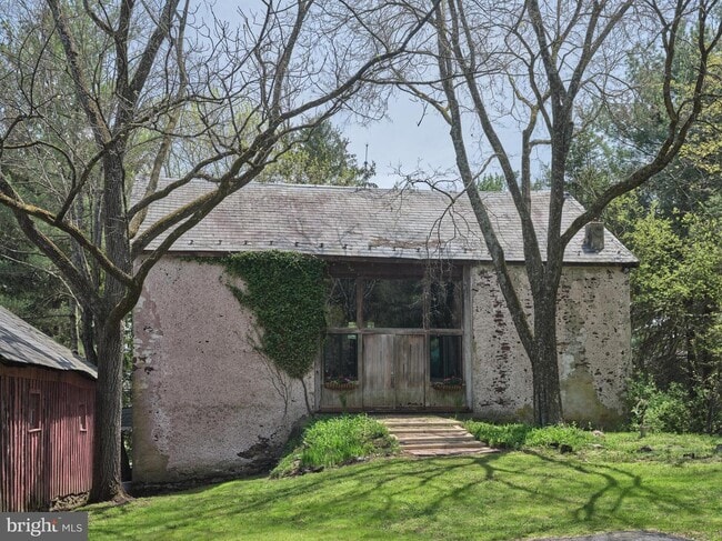Building Photo - 196 Red Hill Rd
