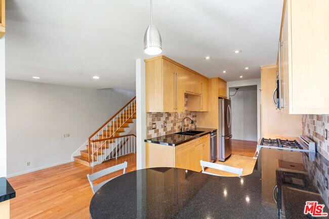 Building Photo - 17087 Palisades Cir