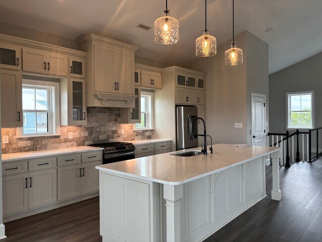 Building Photo - Must see home in Popular Cannonsgate Commu...