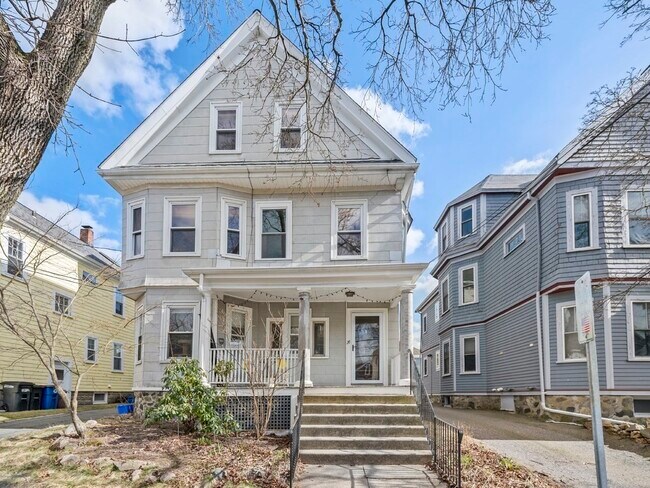Building Photo - 28 Magnolia St