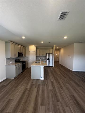 Building Photo - 2232 Lone Star Ln