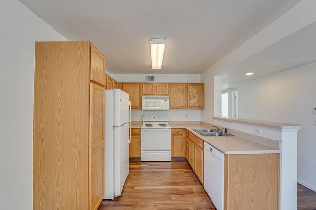 Building Photo - Beautiful 3 Bed, 2 Bath Condo in NW Fort Collins!