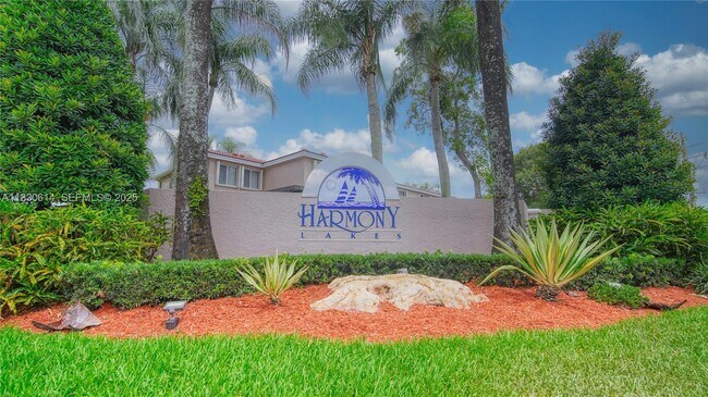 Building Photo - 11101 SW 15th Manor