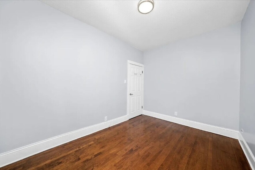Building Photo - 2411 S 56th Ct