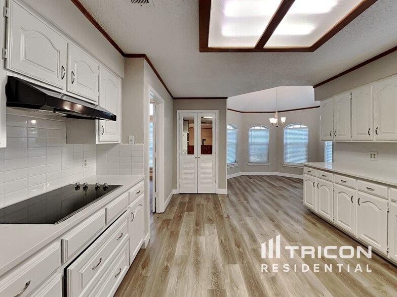 Building Photo - 2210 Diamond Point Dr