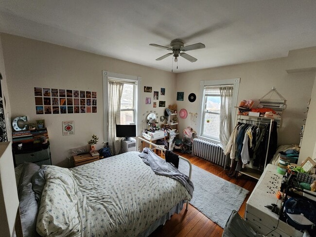 Building Photo - 134 Brooks St