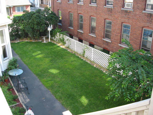 Building Photo - 33 Myrtle St