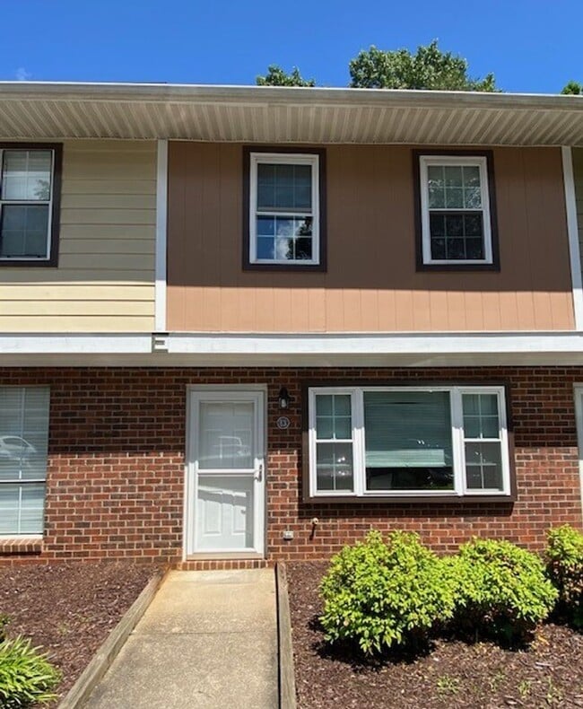  Nice 2Bedroom Condo in Mebane! 1241 S Fifth St Mebane NC 27302
