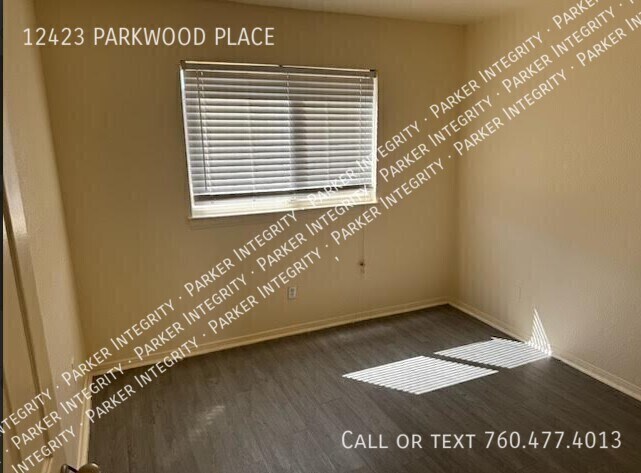 Building Photo - 12423 Parkwood Pl