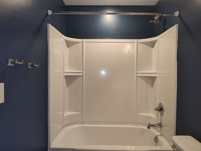 Building Photo - Georgeous 3 bedroom, 2.5 bathroom home located in the Stafford at Longtree community!