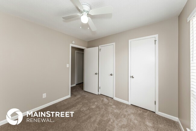 Building Photo - 813 7 Springs Dr