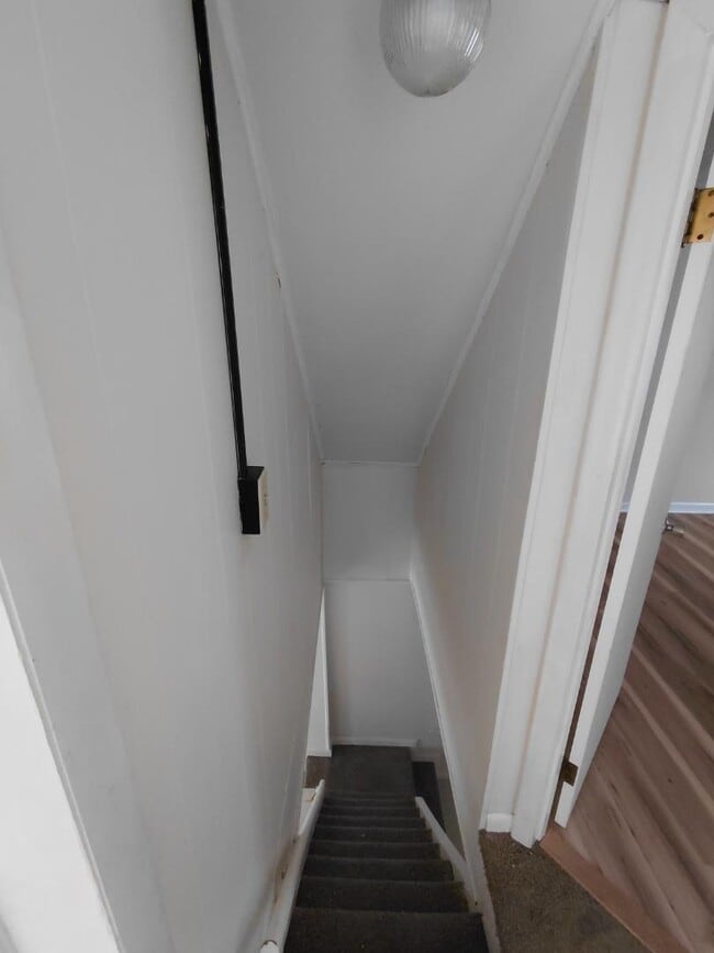 Building Photo - 6 W First St - 6 West First street