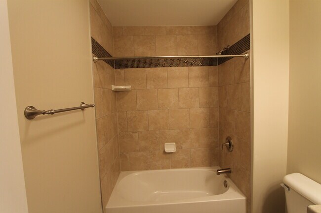 Building Photo - 307 S 50th St