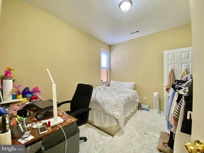 Building Photo - 2050 N Carlisle St