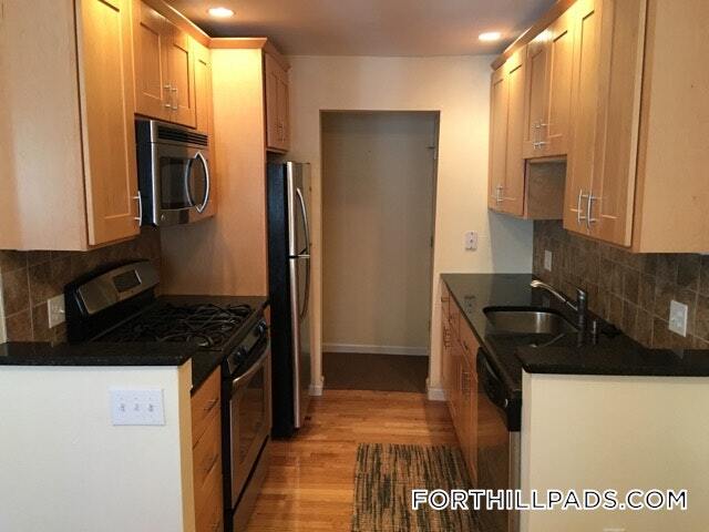 Building Photo - 66 St James St