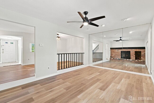 Building Photo - 106 Wilshire Ct