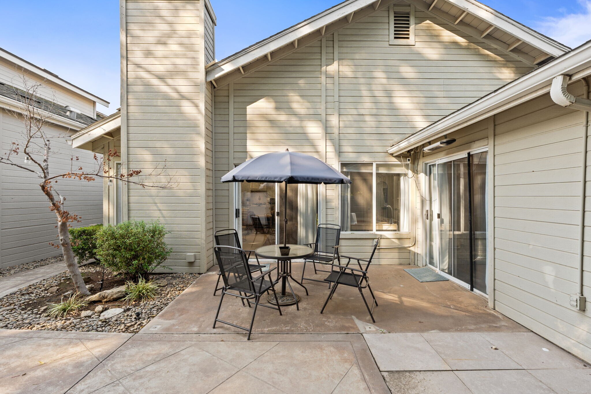 Building Photo - 9178 N Woodlawn Dr