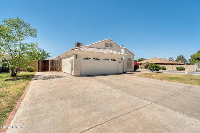 Building Photo - 4559 W Dailey St