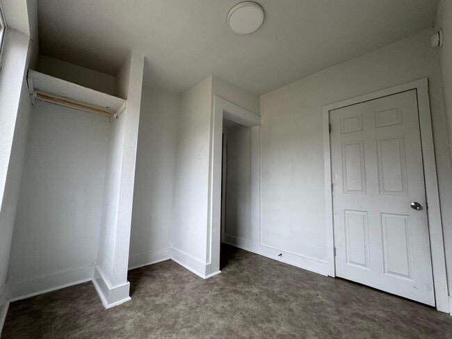 Building Photo - 542 N Scott St