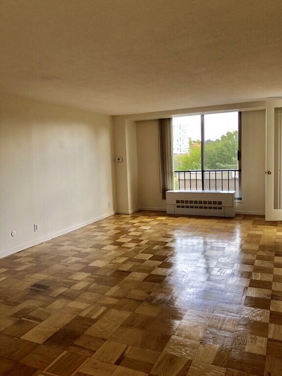 Building Photo - 99 Pond Ave