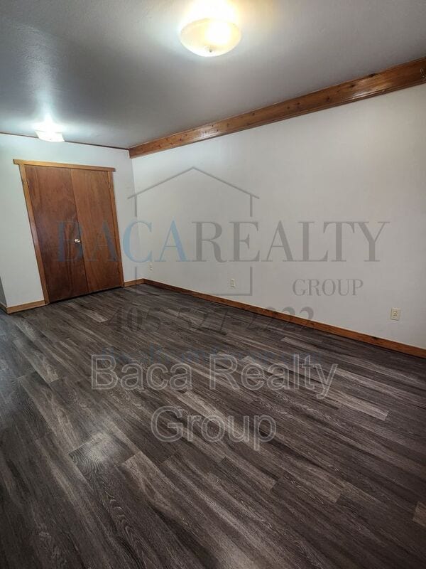 Building Photo - 105 S Canadian Ave