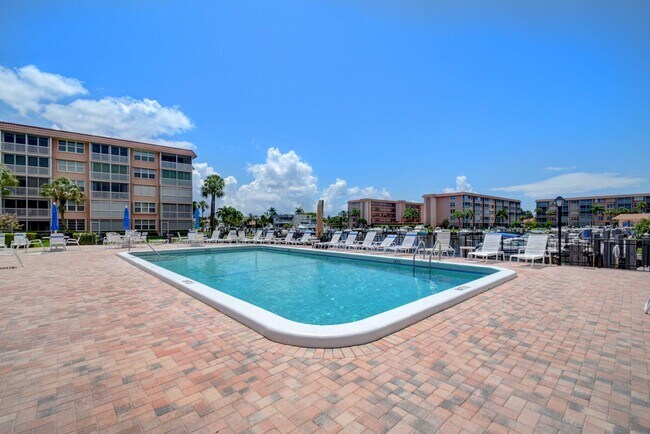 Building Photo - 2717 Florida Blvd