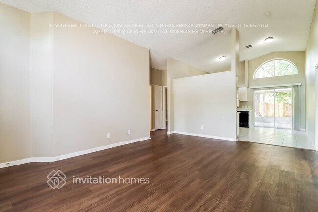 Building Photo - 2391 Eastwood Dr