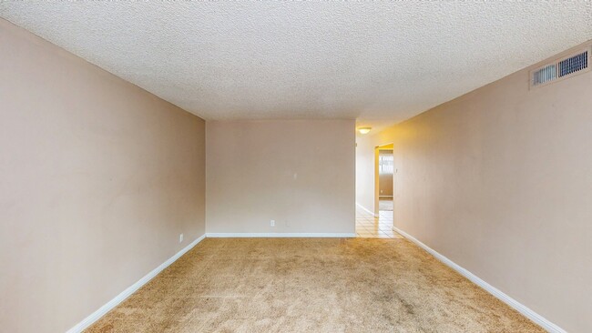 Building Photo - "Discover Modern Comfort: Spacious 2-Bed, ...