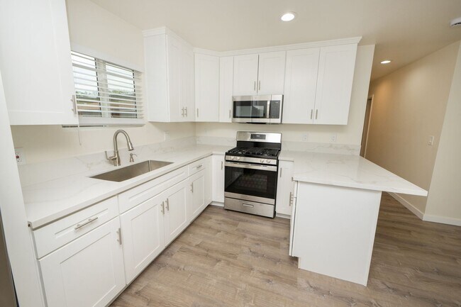 Building Photo - Single Family Home